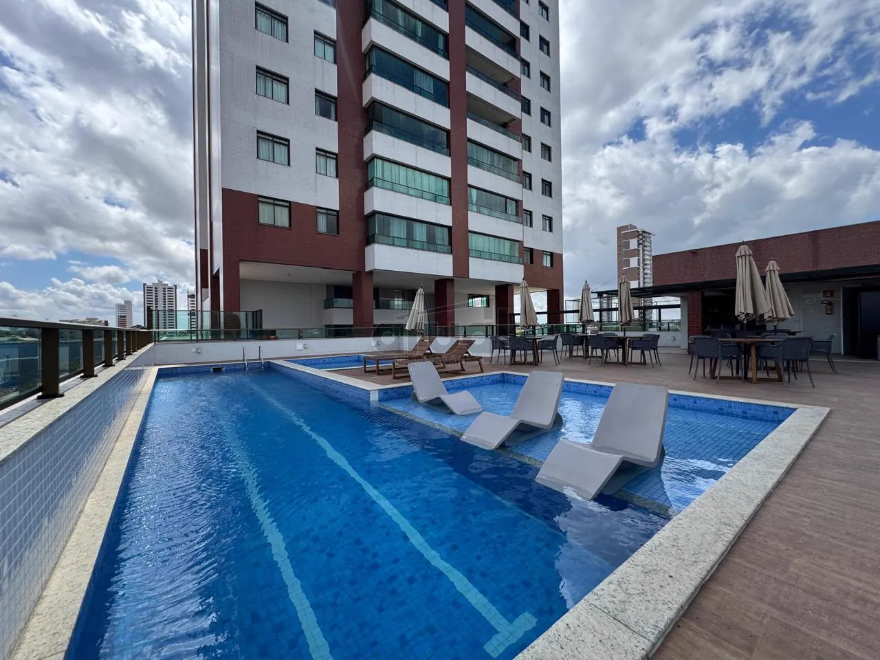 Apartamento em Santa Mônica, foto 1 de 14
