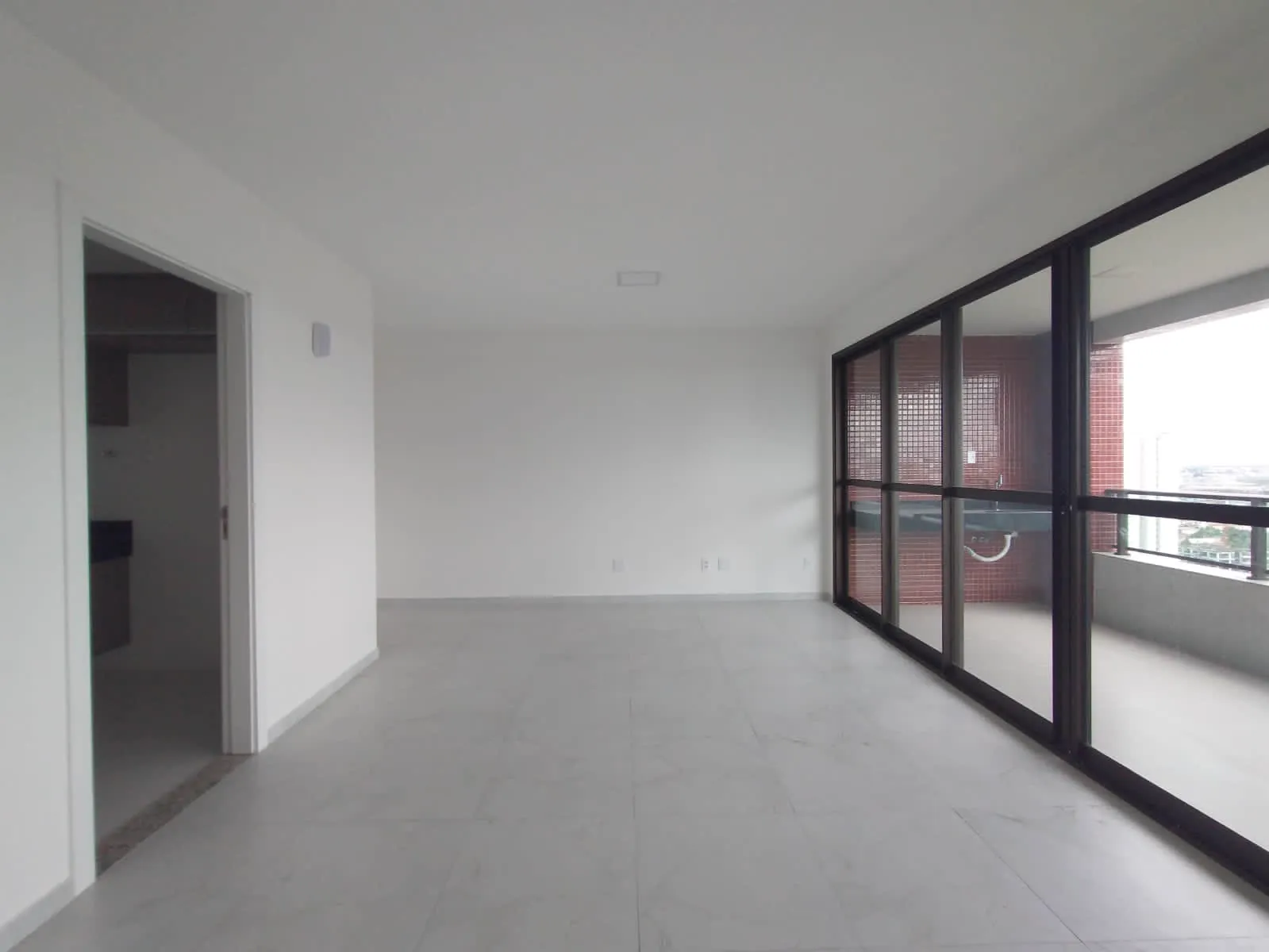 Apartamento em Santa Mônica, foto 2 de 14